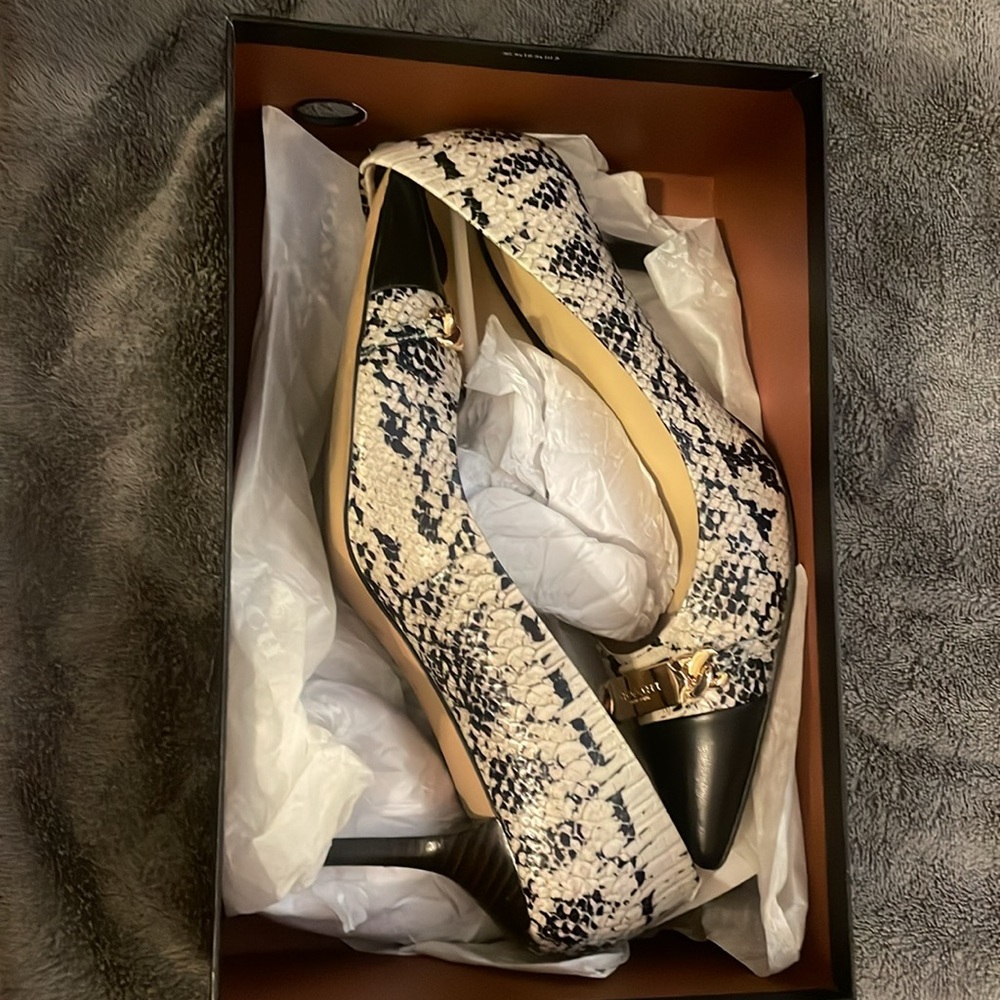 Use 2 Times Small Lock On The Heel. - image 5